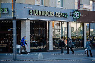 Gdynia. Ulica Swietojanska. Starbucks Coffee.
11.03.2012
fot....