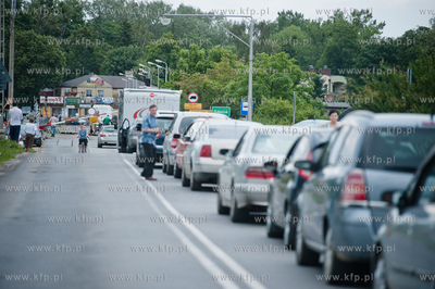Gdansk Sobieszewo. Wymiana jednego z elementow plywajacych...