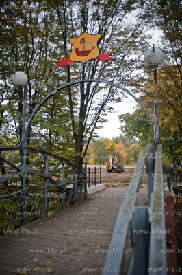 Gdansk. Prace porzadkowe na Targu Siennym i Rakowym...