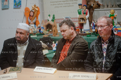 Gdansk. Galeria Mariacka. Debata pt. Swiete Ksiegi,...