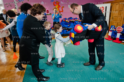 Gdansk. Przedszkole nr 31. Uroczystosc przekazania...