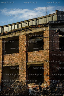 Gdansk. Tereny bylej Stoczni Gdansk. Wyburzenie budynku...