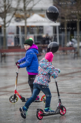 Plac Przyjaciół SopotuHappening pt. Nie róbcie nas...