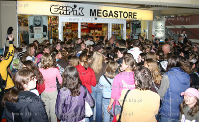 Salon EMPiKu Megastore w Gdansku przezyl 19 maja oblezenie...