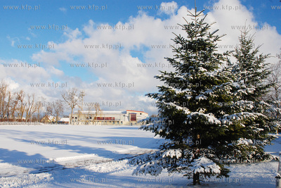 Zima w Rumi. Nz. Stadion MOSiR i hala Widowiskowo Sportowa
27.01.2007
Fot....