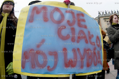 Krakow. Doroczna demonstracja feministyczna organizowana...