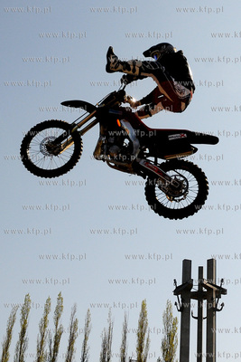 Mlode Miasto w Gdansku. Pokazy Freestyle Motocross...