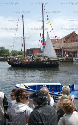 Gdansk. Baltic Sail. Parada jachtow po Motlawie.
Nz....