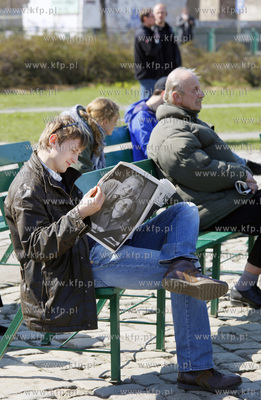 Transmisja uroczystosci pogrzebowych Pary Prezydenckiej,...