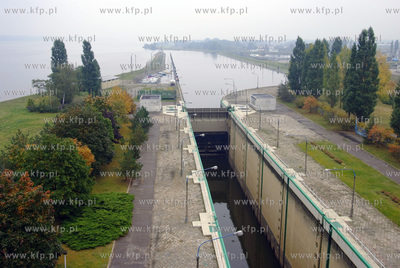 Zapora wodna na rzece Wisle we Wloclawku.
02.10.2007
Fot....