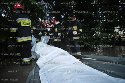 W wyniku duzych opadow deszczu doszlo do przerwania...