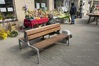 Wielkanocy Jarmark Rękodzieła na Targowisku Miejskim...