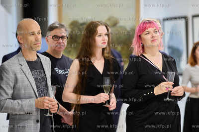 Wystawa obrazów Zdzisława Beksińskiego w Teatrze...