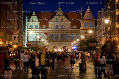 Gdanska starowka. Zielona Brama na koncu Dlugiego Targu.
31.07.2009
fot....