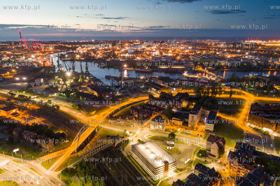 Wieczorny Gdańsk, wiadukt z ul. Jerzego Popiełuszki,...