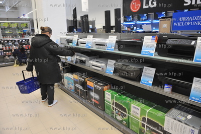 Oficjalne otwarcie dla klientow centrum handlowego...