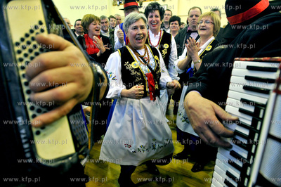 Kartuzy. Dzien Jednosci Kaszubow. Podczas uroczystosci...