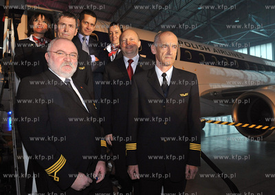 Uroczystosc powitania 2 milionowego pasazera na lotnisku...