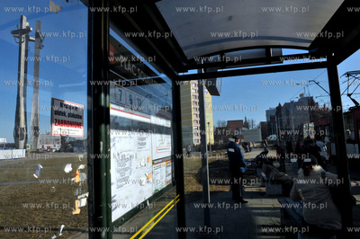Przystanek tramwajowy na Placu Solidarnosci w Gdansku.
07.03.2011
fot....