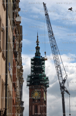 Gdansk. Trwaja prace remontowe Ratusza Glownomiejskiego....