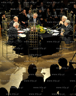 Filharmonia Baltycka w Gdansku. Debata Bitwa czy debata?...