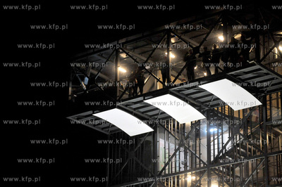 Gdynia. Impreza Swietojanska wita wiosne. Ludzie z...