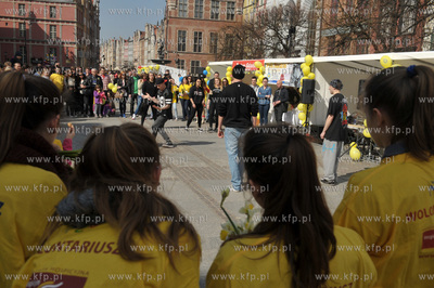 Pola Nadziei w Gdansku. Wystepy artystyczne na Dlugim...