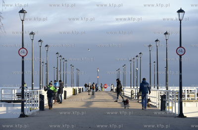 Gdańsk-Brzeźno. Plaża zimą w sobotni poranek. 29.12.2018...