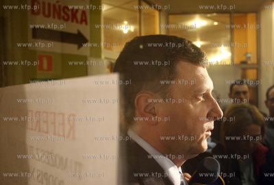 Sopot. Dom handlowy Monte. Mieszkancy Sopotu skladaja...