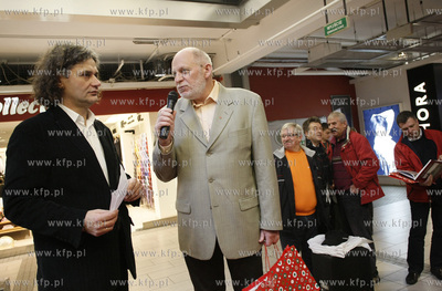 Gdansk. Centrum handlowe Manhattan. Premiera i promocja...