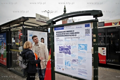 Gdansk. Przystanek przy kinie Krewetka. Akcja Zmieniamy...