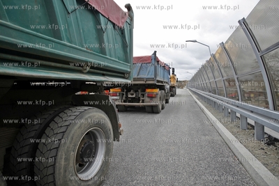 Proby obciazeniowe na estakadzie nad al. Grunwaldzka....