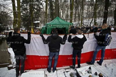 Cmentarz garnizonowy w Gdansku. Pogrzeb pilkarza i...