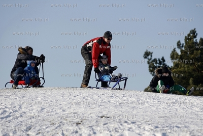 Sanki w parku Reagana w Gdansku. 01.02.2015 fot. Krzysztof...