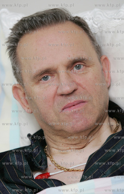 Ksiadz pralat Henryk Jankowski w klinice Swissmed....