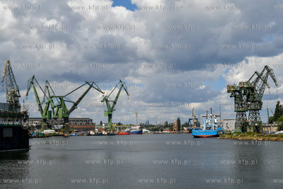 Karstensen Shipyard Poland - zabytkowe żurawie stoczniowe....