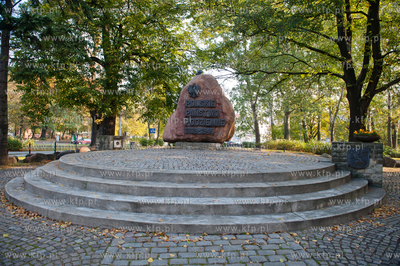 Gdansk. Park przy Targu Rakowym. Pomnik ku pamieci...