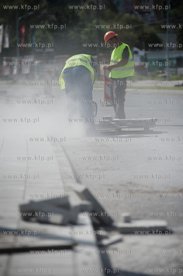 Gdansk. Wznowione po kilku miesiecznej przerwie, prace...