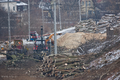 Gdansk. Oliwa. Wycinka drzew pod budowe Pomorskiej...