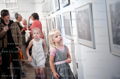 Gdansk. Nadbaltyckie Centrum Kultury. Uroczystosc wreczenia...