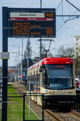 Gdansk. Wrzeszcz. Tablica informacyjna ZKM na przystanku...
