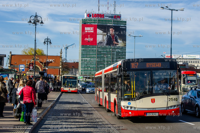 Gdansk. Autobus ZKM, linii 167 odjezdzajacy z przystanku...