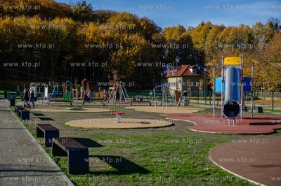 Gdansk. Jesienne, sloneczne przedpoludnie w Parku Orunskim.
Nz...