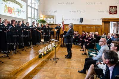 Gdansk. Oliwa. V Liceum Ogolnoksztalcace. Sesja Rady...