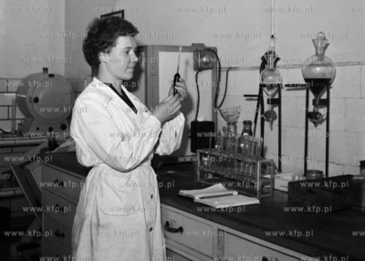 Linia produkcyjna mleka w zakładzie spółdzielni...