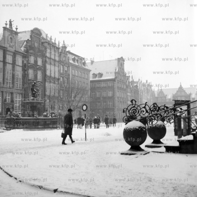 Długi Targ w Gdańsku zimą. 
12.1969
4grudzien69_z.kosycarz_p2
Fot....