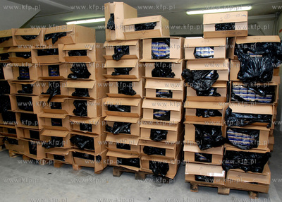 Gdynscy celnicy udaremnili przemyt 8 mln. papierosow...