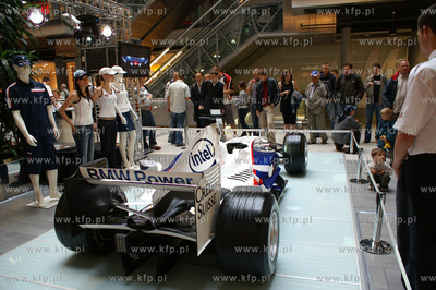 CH Manhattan w Gdansku Wrzeszczu. Prezentacja oryginalnego...