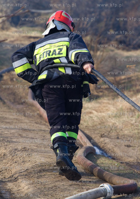 Gdansk. Groznego pozaru na terenie bylego poligonu...