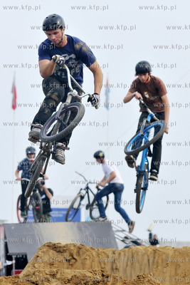 BMX Dirt Jumping - przed Akwarium Gdynskim na Molo...